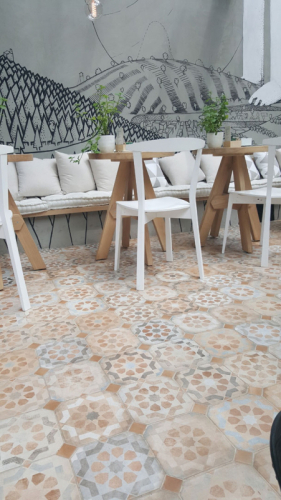 Vives Laverton Hexagon benenden multicolor, színes mintás 23,3x26,8cm